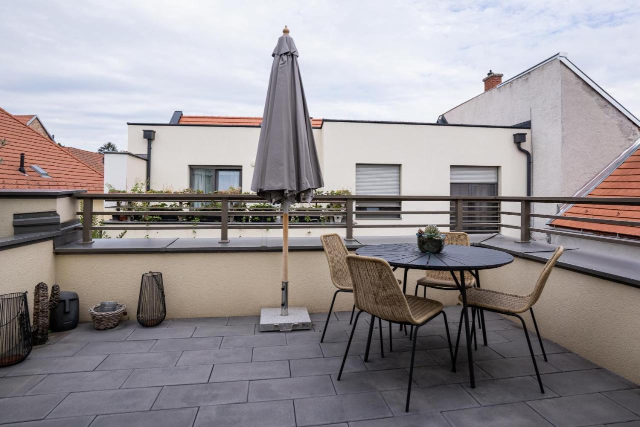 Cesar Apartman Sopron Esterno foto