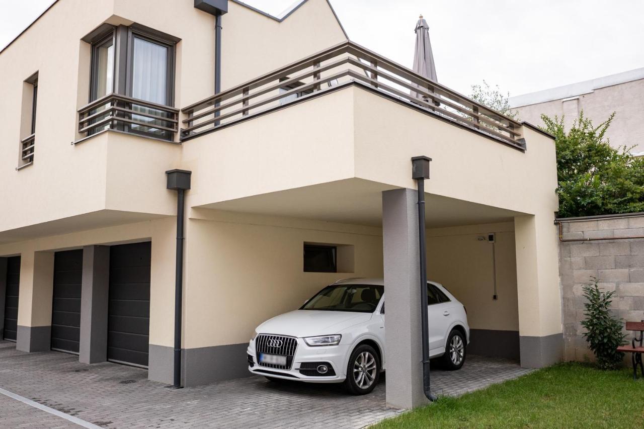 Cesar Apartman Sopron Esterno foto